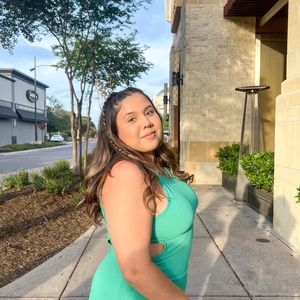 Meet your Posher, Amy